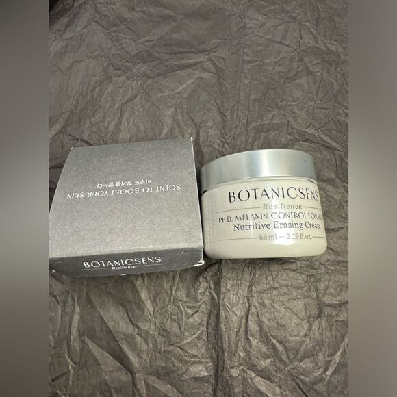 Botanicsens Nutritive Erasing Cream MELANIN CONTROL Formula 65mL - Picture 2 of 6